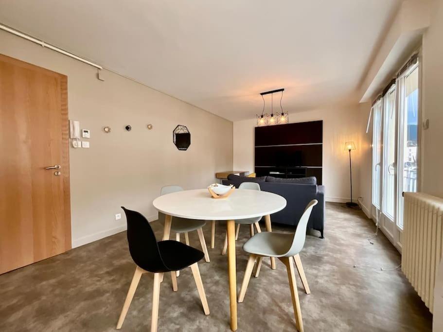 Les Violettes, Bel Appartement Au Centre-Ville Жерарме Экстерьер фото